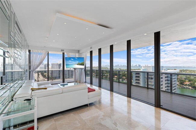 Building Photo - 5875 Collins Ave