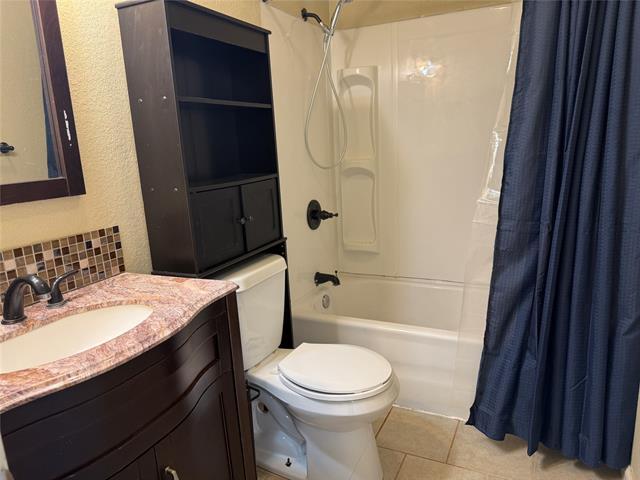 Building Photo - 733 S Crockett Dr