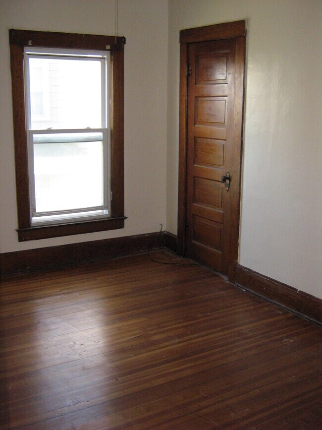 Building Photo - 121 Sedgwick St