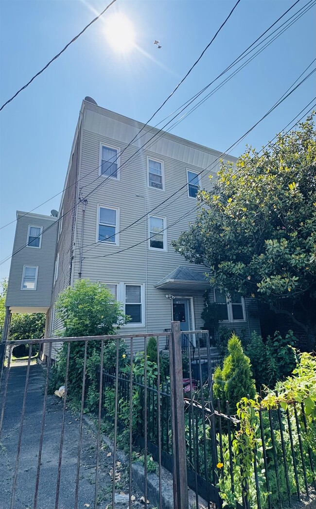 Building Photo - 289 Communipaw Ave