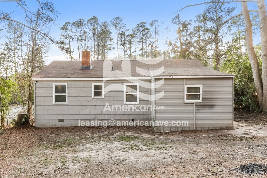 Building Photo - 652 Lorraine Dr