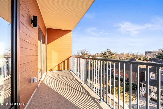 Building Photo - 185 Morris Ave