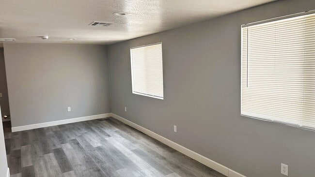 Building Photo - 1318 El Tejon Ave