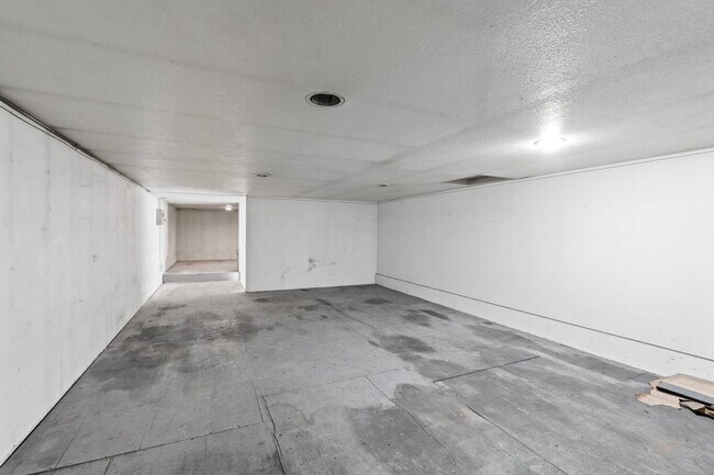 Building Photo - Stunning Home and Three Bay Shop Along Spo...