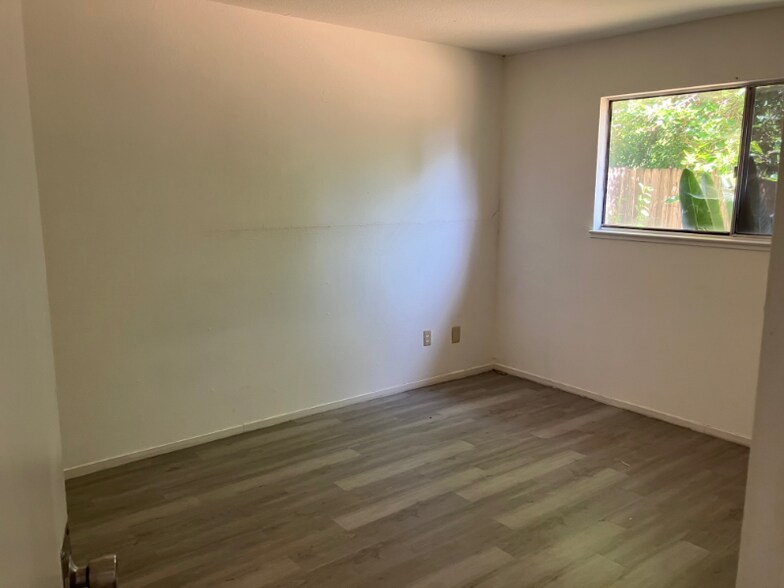 Building Photo - 1339 Princess Dr