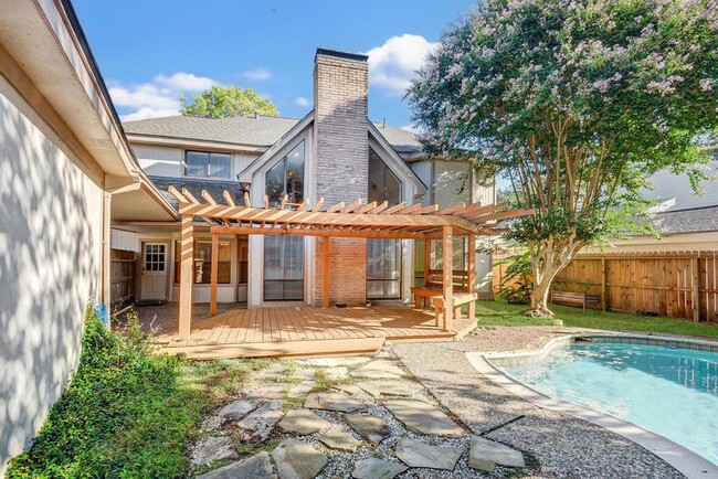 Building Photo - 11743 Riverview Dr