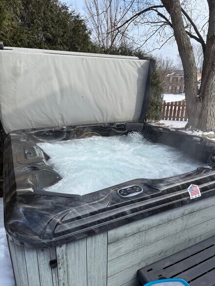 Building Photo - 725 Buffalo Cir