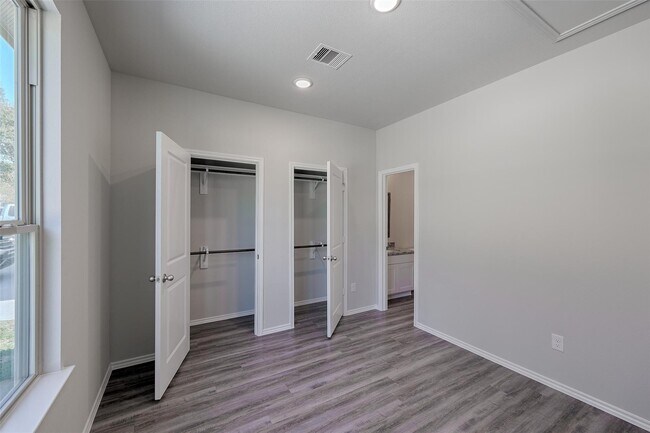 Building Photo - 11632 Vistawood St