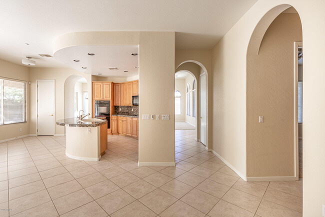 Building Photo - 11183 E Beck Ln