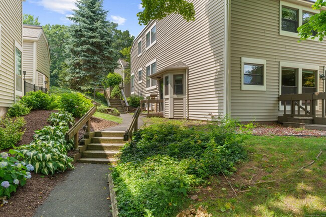 Building Photo - 31 Stevens Pl