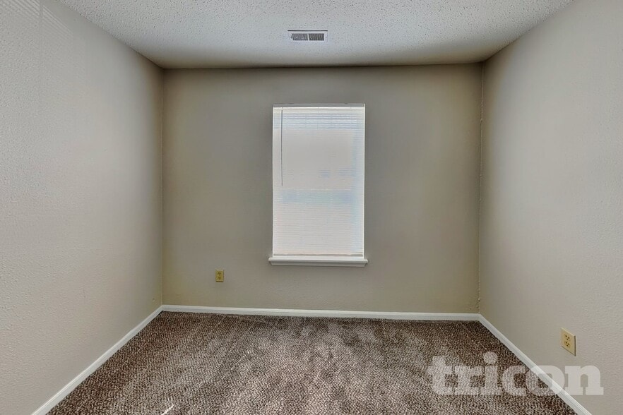 Building Photo - 4244 Village Trace Dr