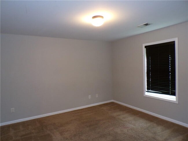 Building Photo - 21 Springmont Dr