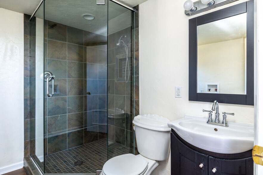 Building Photo - 908 Dartford Rd