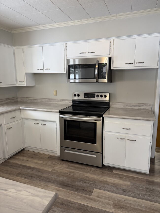 Building Photo - 26 E Oakwood Wy