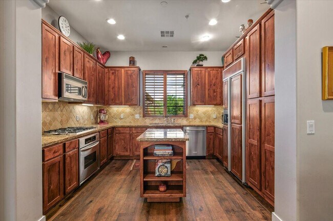 Building Photo - 20704 N 90th Pl