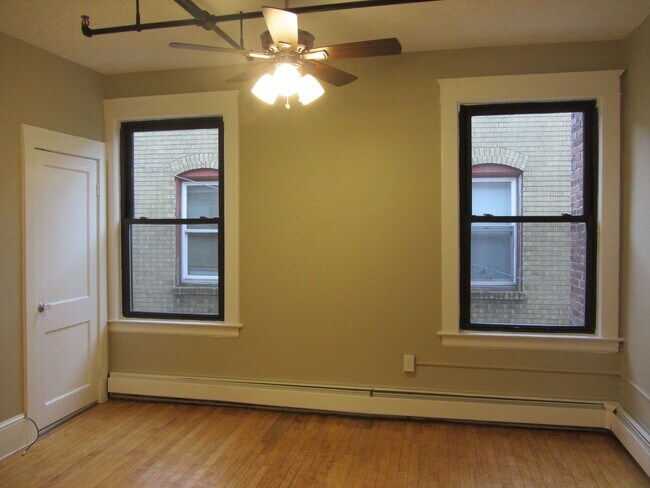 Building Photo - 32 Alfred St