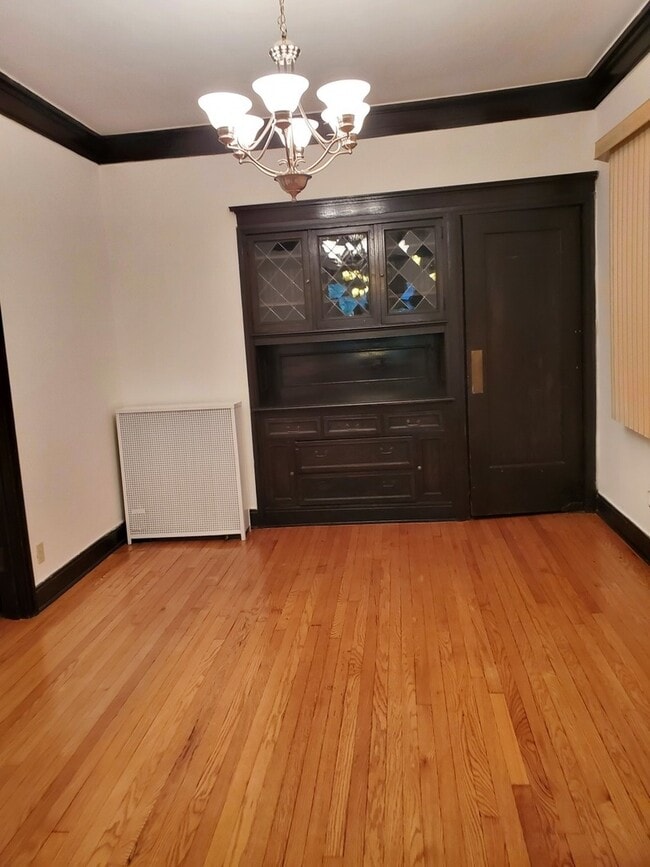 Building Photo - 5720 S Kenwood Ave