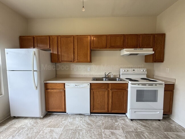 Building Photo - 11009 Bevin Dr