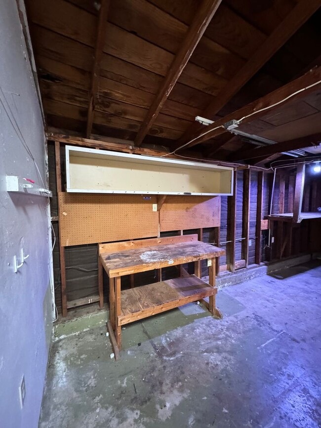 Building Photo - 3 Bedroom House on Tolowa Street