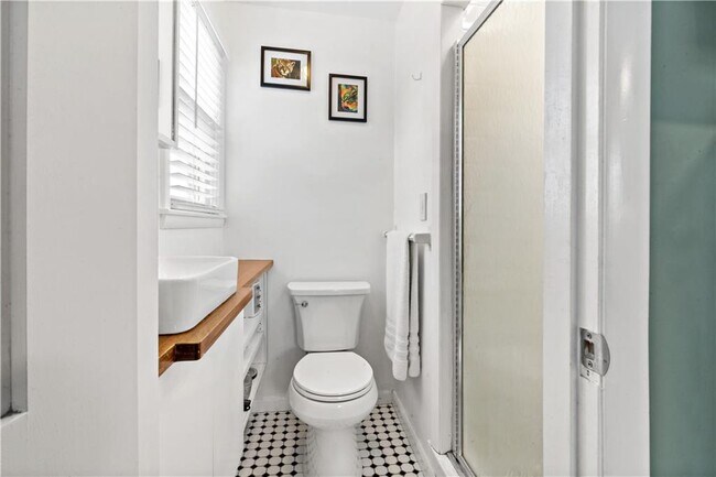 Building Photo - 3 Paul Ave