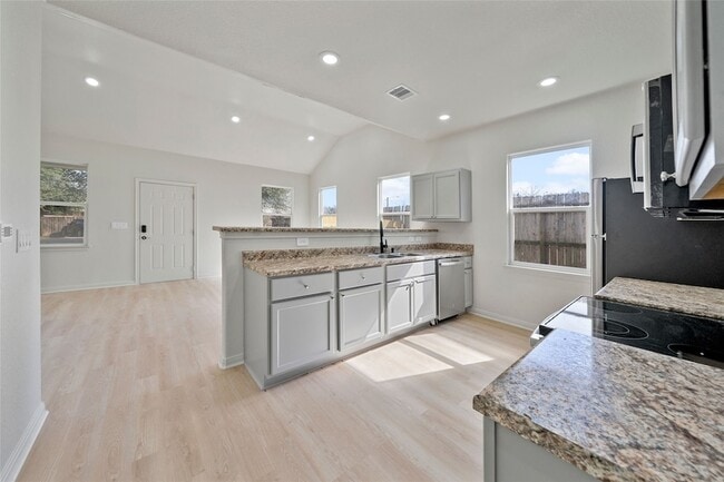 Building Photo - 4415 Castor St