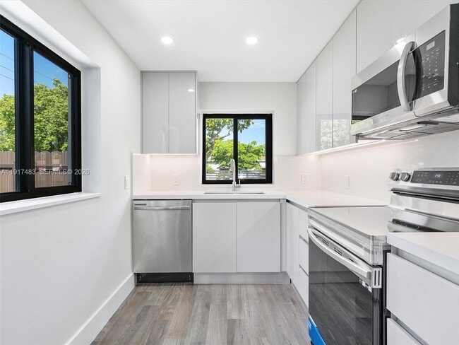 Building Photo - 4020 NW 1st Ave