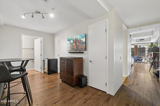 Building Photo - 7157 E Rancho Vista Dr