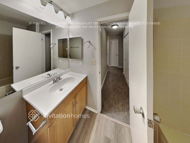 Building Photo - 11180 W 102nd Ave