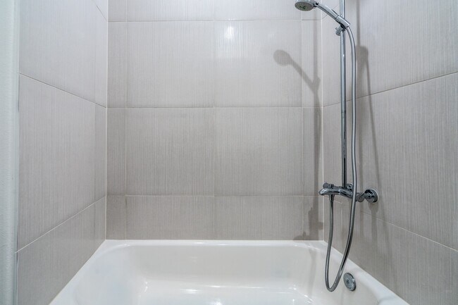 Building Photo - 2312 Hutchins St