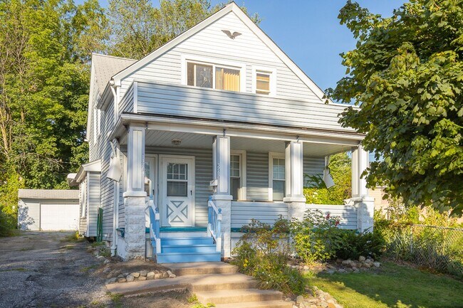 Building Photo - 3262 W122nd Street