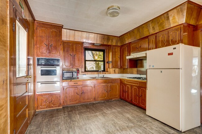 Building Photo - 714 Saint Jude Ave