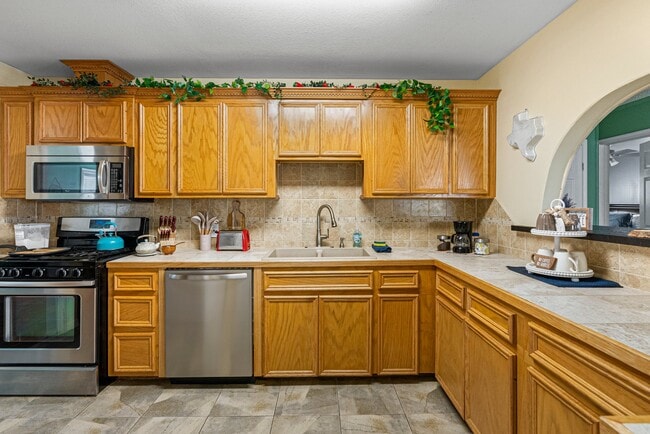 Building Photo - 3317 Olsen Dr