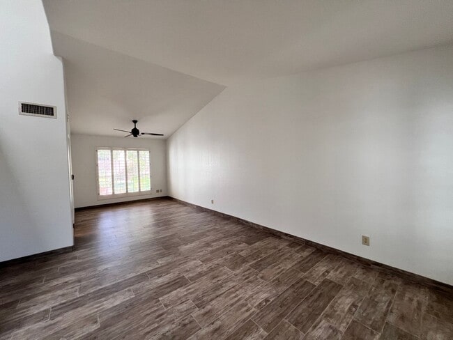 Building Photo - Ahwatukee Charmer!