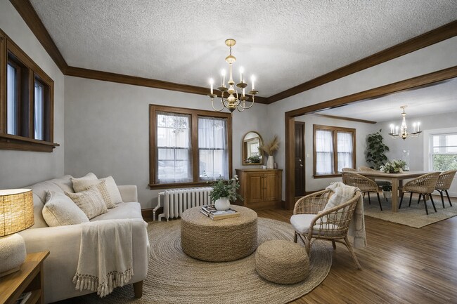 Building Photo - 6 Bedroom House Available Near Concordia University!