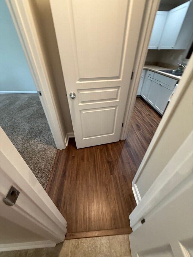 Building Photo - 15-1527 Kisling