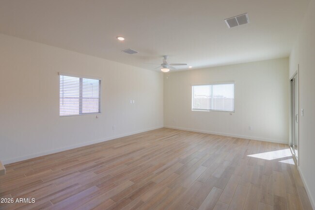 Building Photo - 40285 W Chambers Dr
