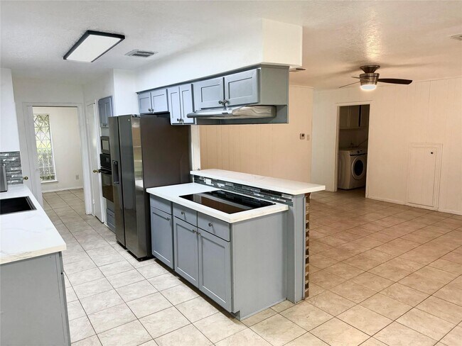 Building Photo - 7015 Pyron Way