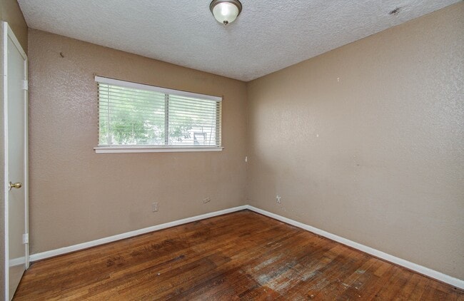 Building Photo - 2508 Grape Ln