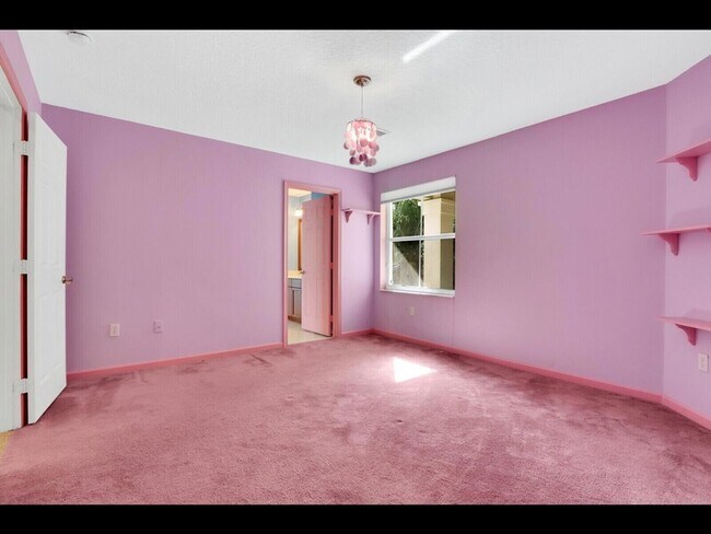 Building Photo - 3043 Hartridge Terrace