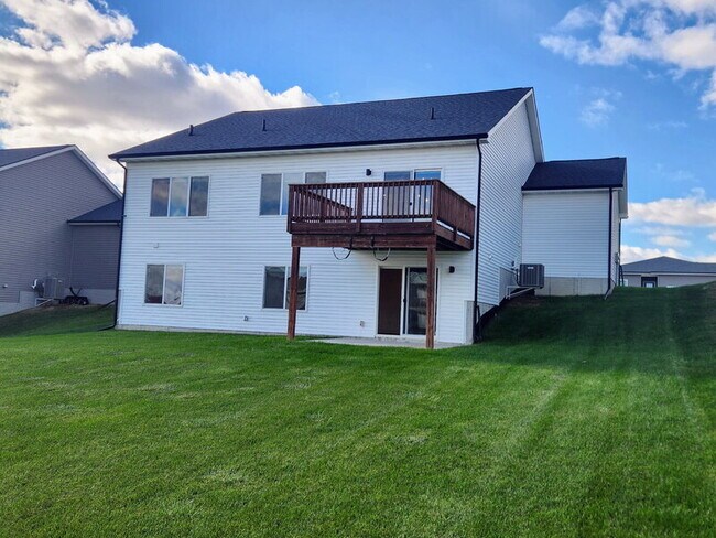 Building Photo - 1603 Red Cedar Ln