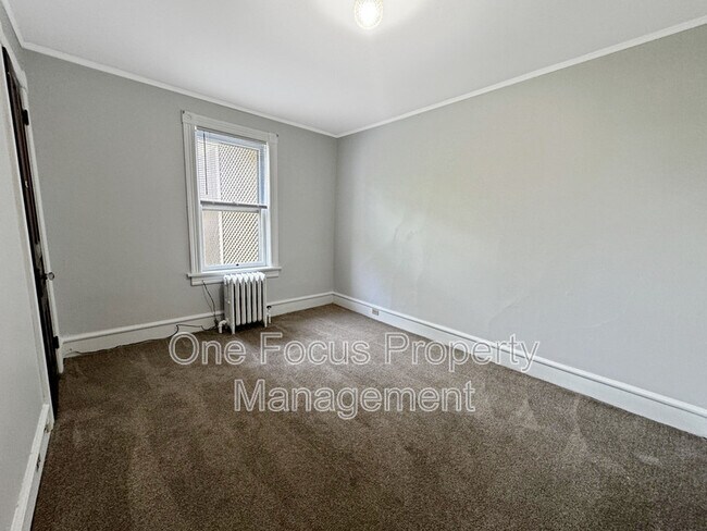 Building Photo - 37 Bennett Street 2E