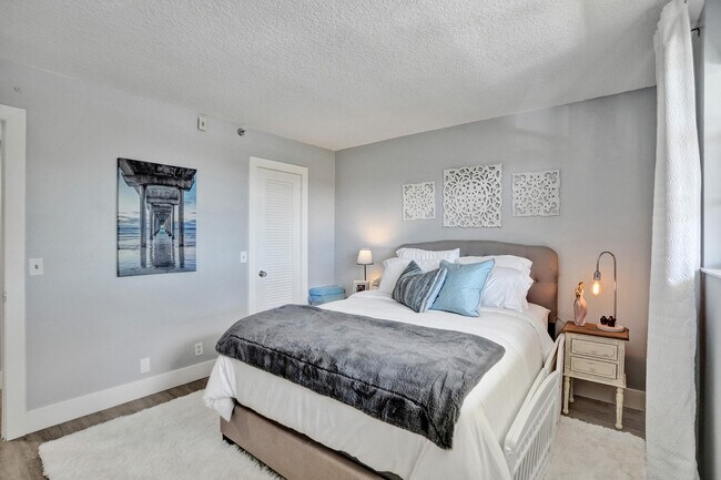 Building Photo - 2400 Deer Creek Country Club Blvd