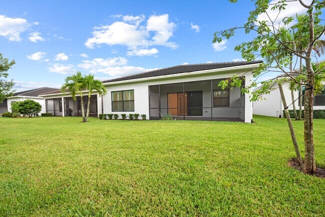 Building Photo - 5546 St Armands Way