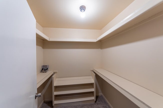 Building Photo - 46105 W Seven Mile Rd