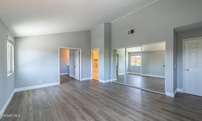 Building Photo - 1696 Shadow Oaks Pl