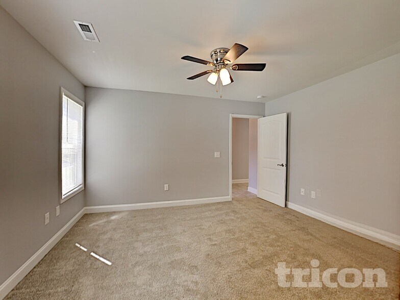 Building Photo - 708 Deaton St