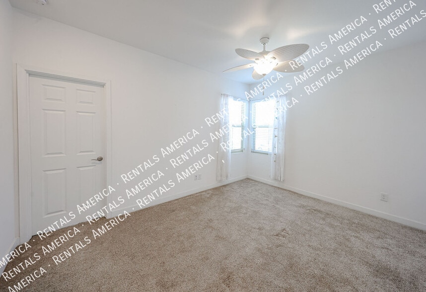 Building Photo - 9436 E Supernova Dr