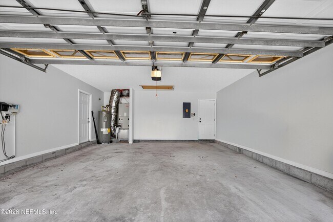 Building Photo - 2480 Ridge Will Dr