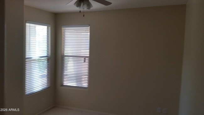 Building Photo - 3210 E Lark Dr