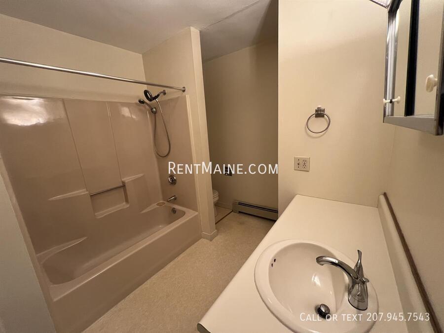 Building Photo - 71 Valley View Ln